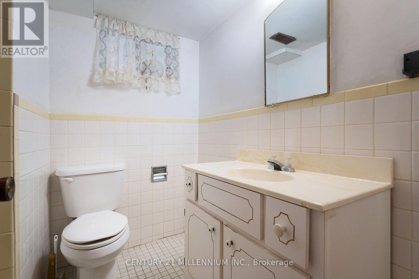 16 Rochdale Avenue, Toronto, Ontario  M6E 1X2 - Photo 30 - W13826378