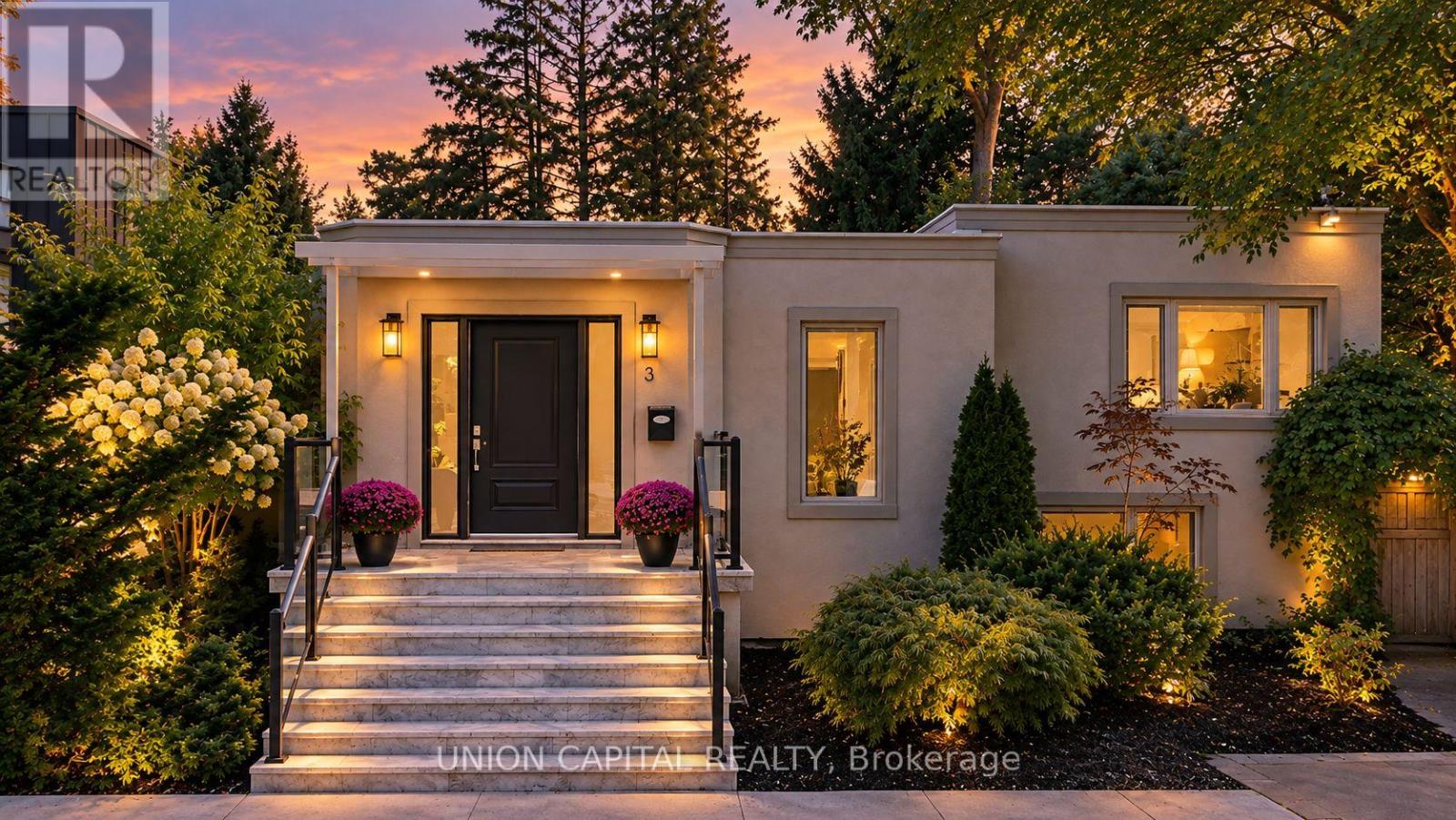 3 ELTON CRESCENT, Toronto, Ontario