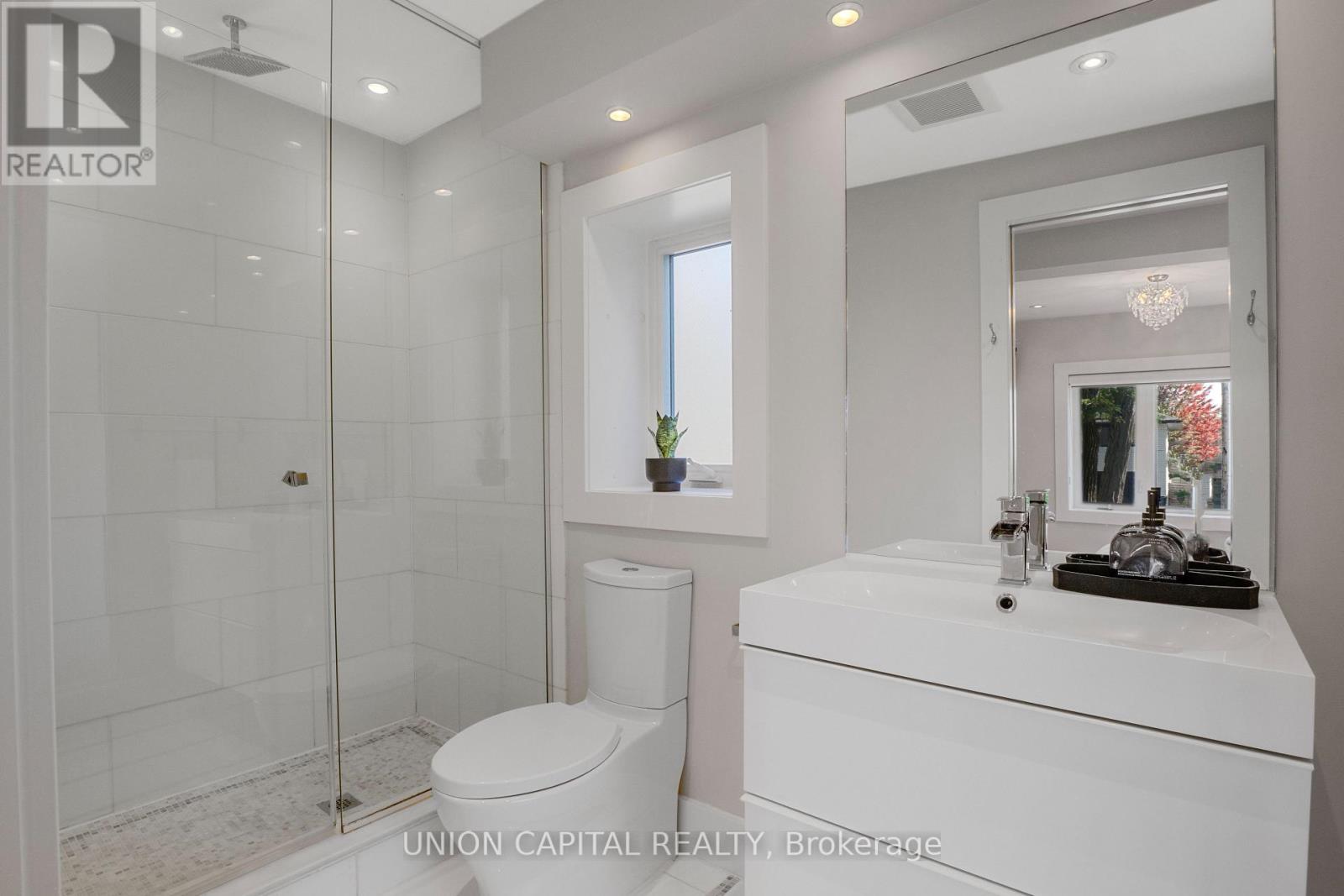 3 Elton Crescent, Toronto, Ontario  M8W 2X9 - Photo 21 - W13826382
