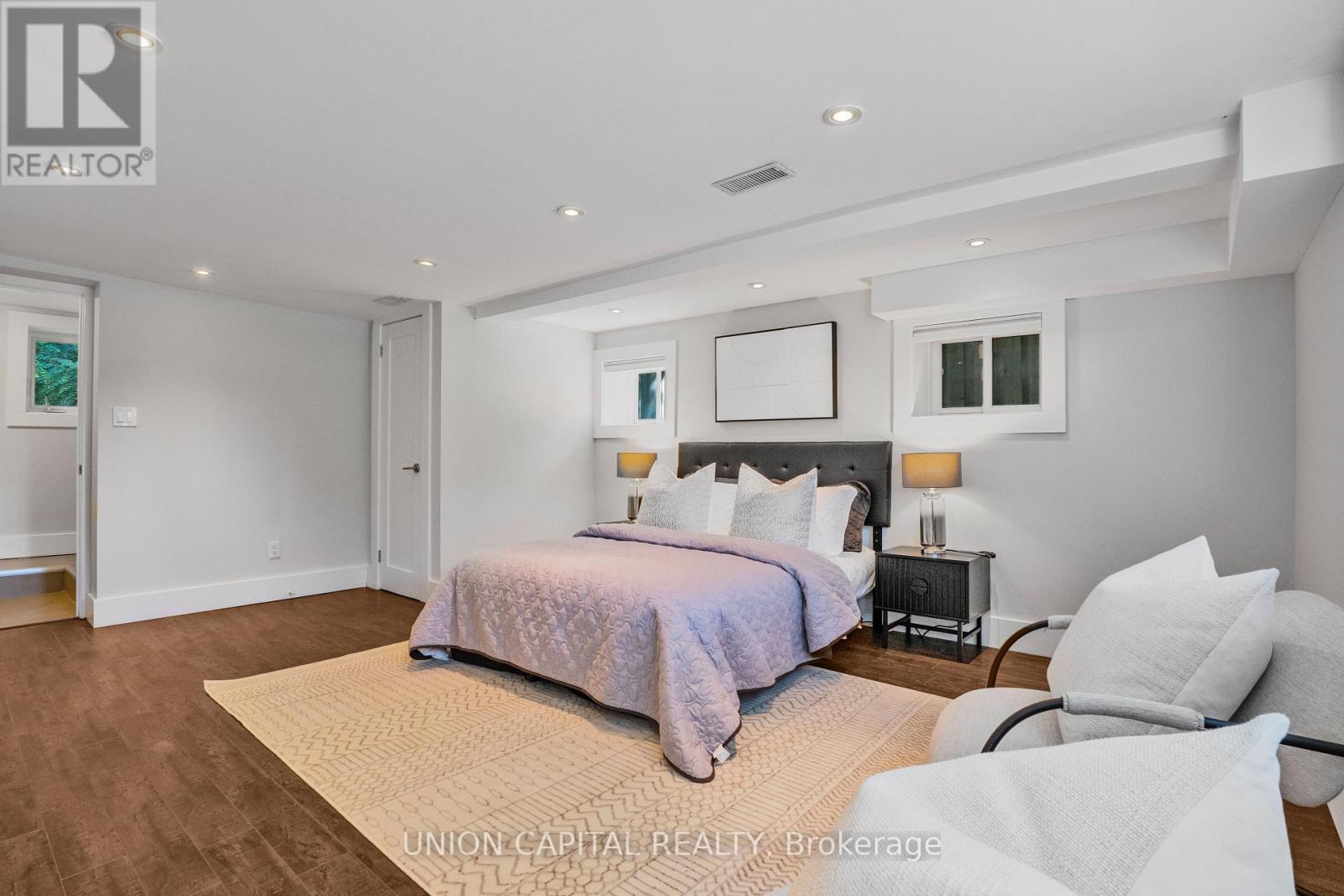 3 Elton Crescent, Toronto, Ontario  M8W 2X9 - Photo 28 - W13826382