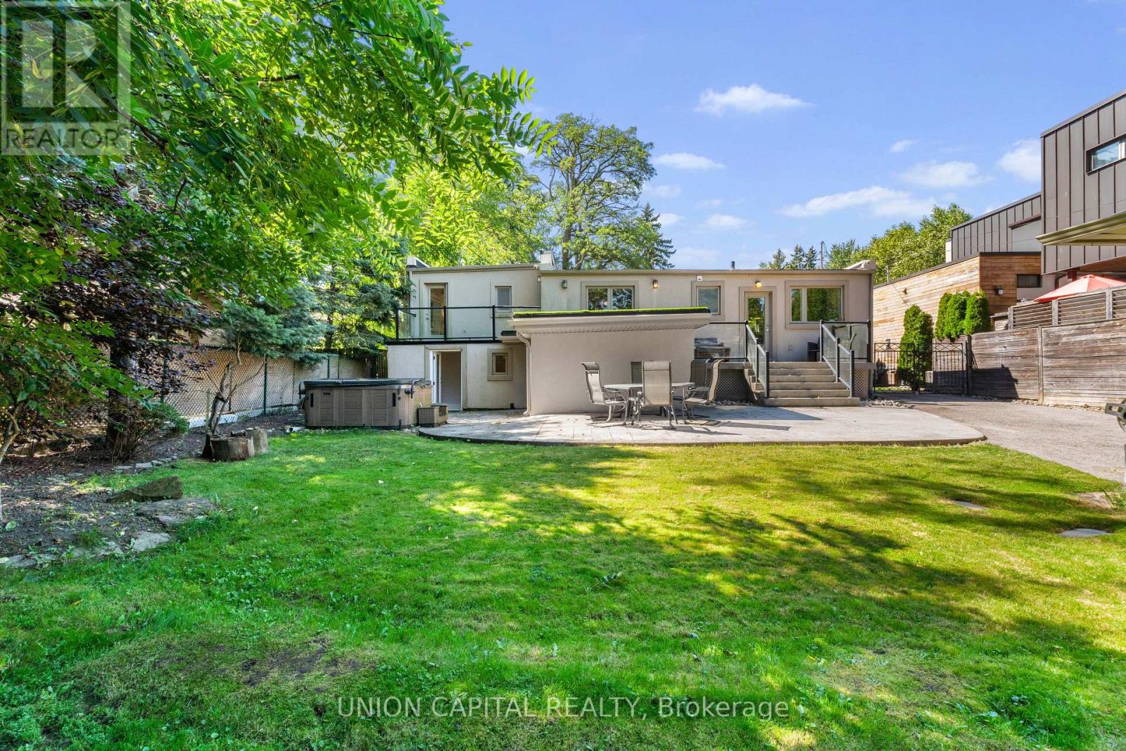 3 Elton Crescent, Toronto, Ontario  M8W 2X9 - Photo 37 - W13826382