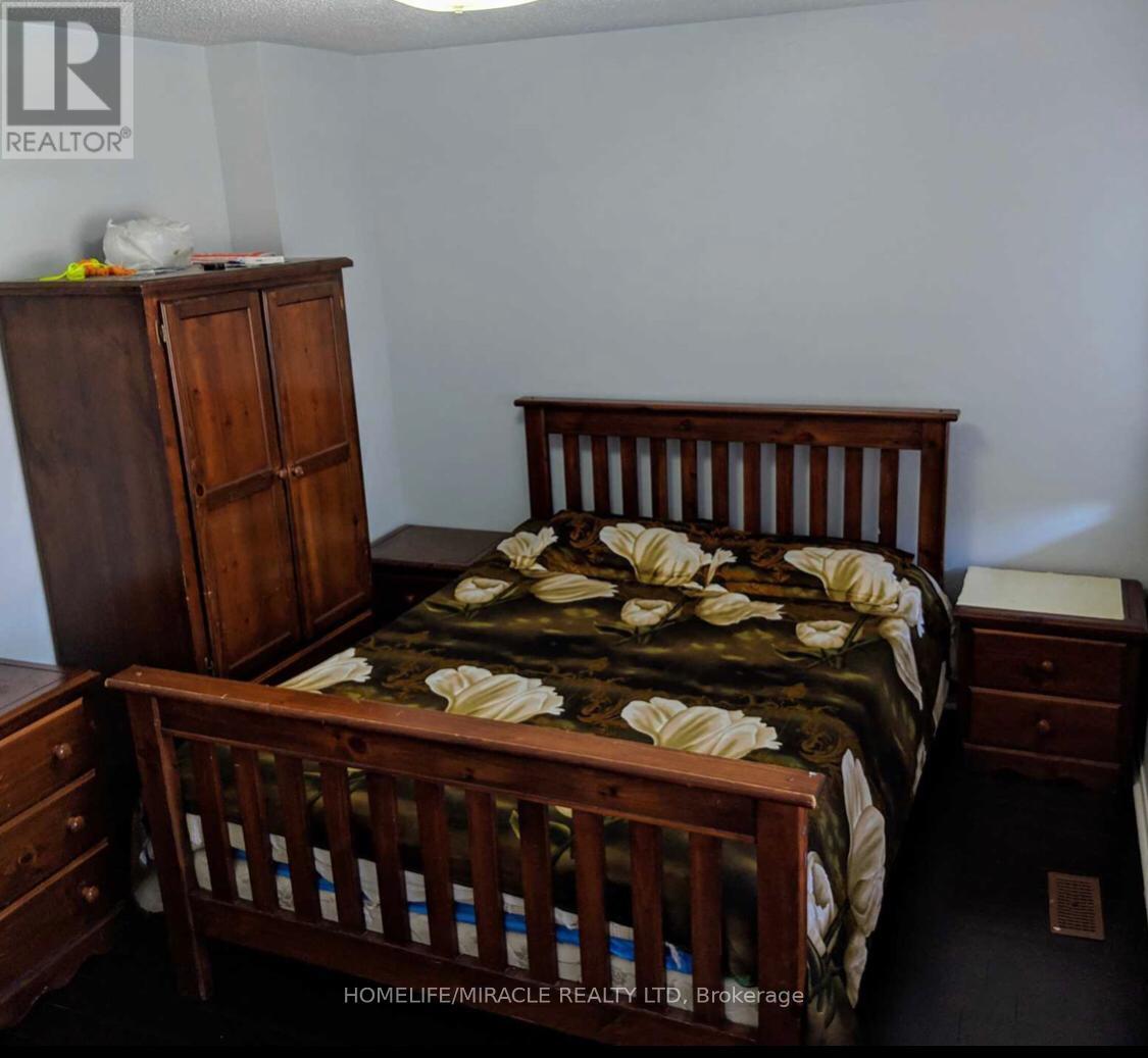 Upper - 22 Pauline Crescent, Brampton, Ontario  L7A 2V4 - Photo 17 - W13826390