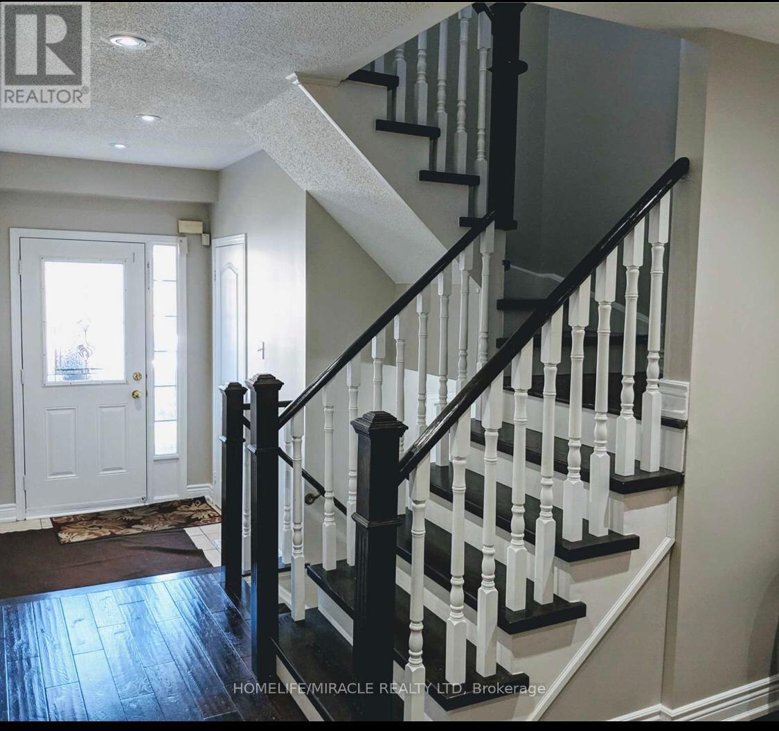 Upper - 22 Pauline Crescent, Brampton, Ontario  L7A 2V4 - Photo 3 - W13826390