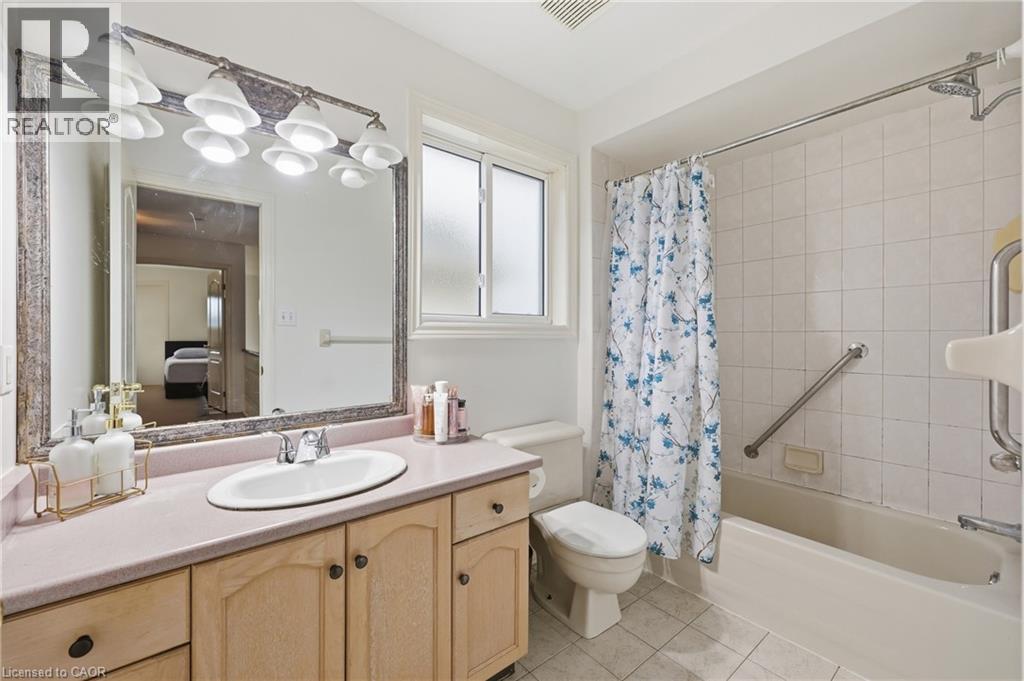 11 Redtail Crescent, Hamilton, Ontario  L9B 2R6 - Photo 23 - 40866093