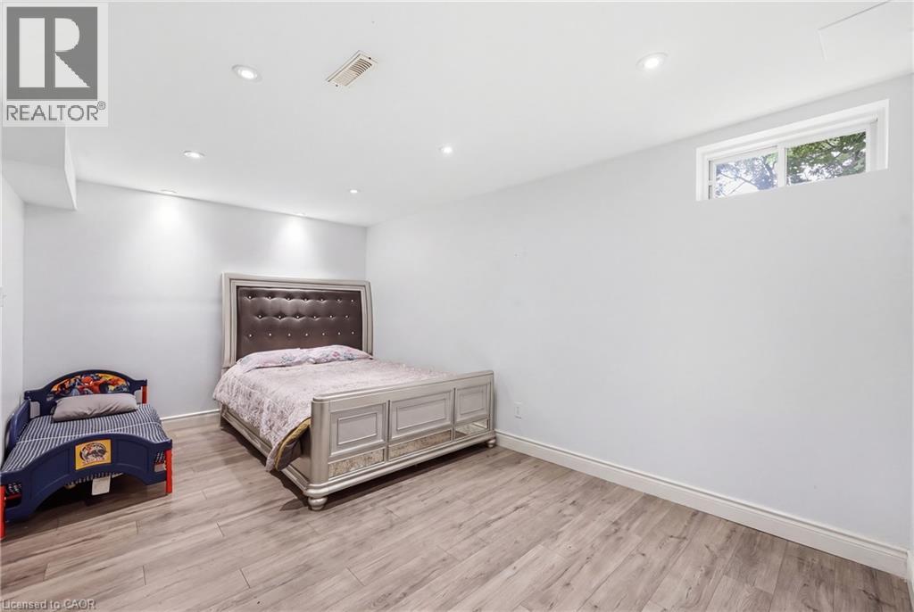 11 Redtail Crescent, Hamilton, Ontario  L9B 2R6 - Photo 32 - 40866093