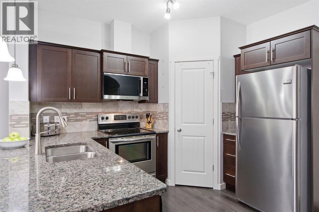 126 Copperpond Landing Se, Calgary, Alberta T2Z 1G6 - Photo 10 - A2344213