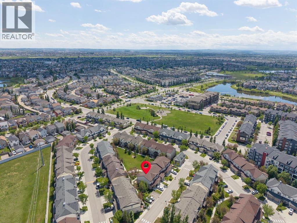 126 Copperpond Landing Se, Calgary, Alberta T2Z 1G6 - Photo 3 - A2344213