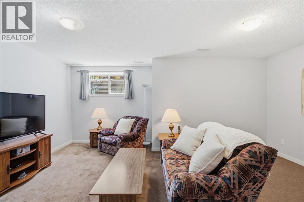 126 Copperpond Landing Se, Calgary, Alberta T2Z 1G6 - Photo 33 - A2344213