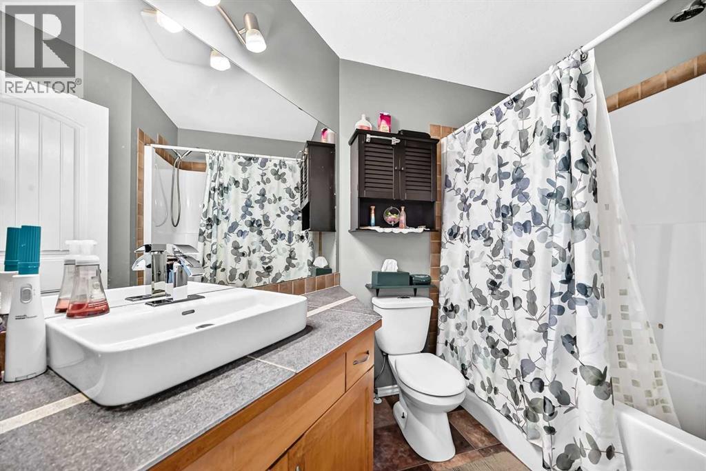 167 Mt Sundance Crescent W