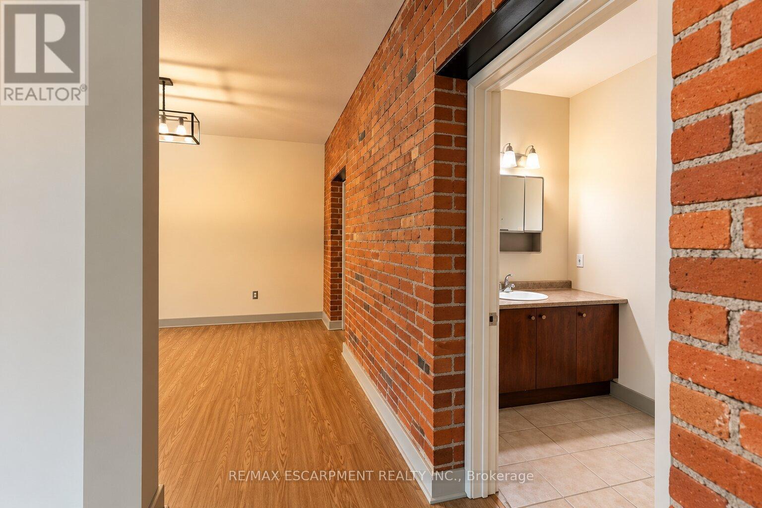 16 - 357 Hunter Street W, Hamilton, Ontario  L8P 1S6 - Photo 15 - X13826394