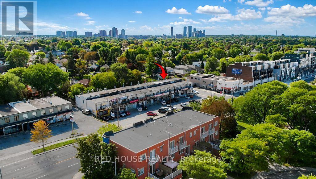 1533 O'connor Drive, Toronto, Ontario  M4B 2V7 - Photo 2 - E13826354