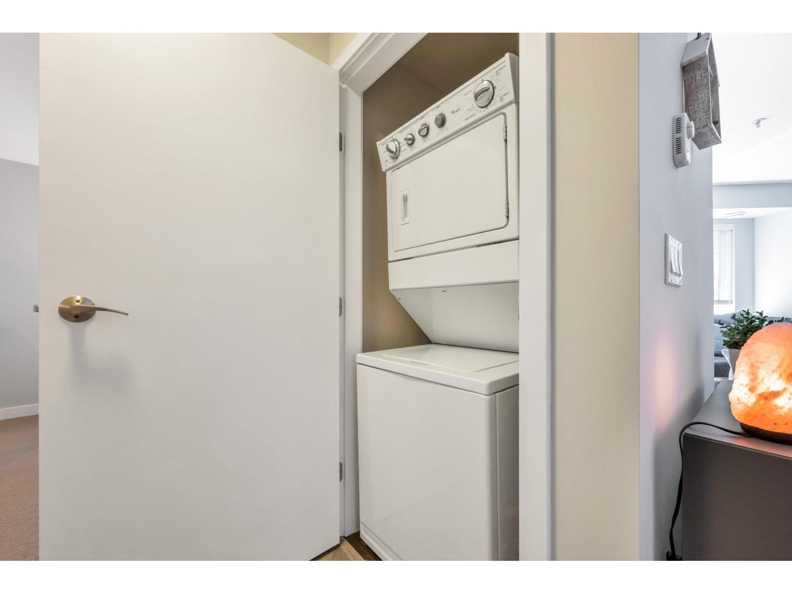 207 2950 King George Boulevard, Surrey, British Columbia  V4P 0E5 - Photo 26 - R3168127