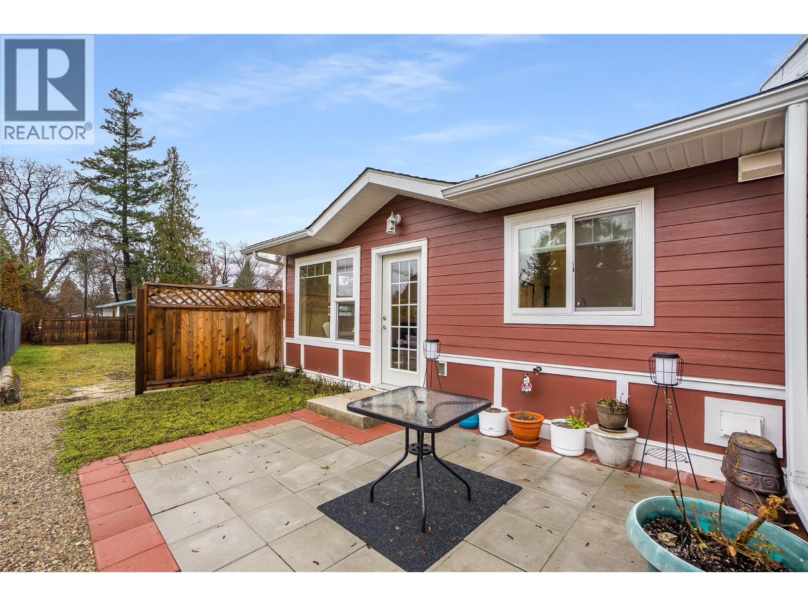 611 Union Street Unit# 1, New Denver, British Columbia  V0G 1S0 - Photo 2 - 10373185