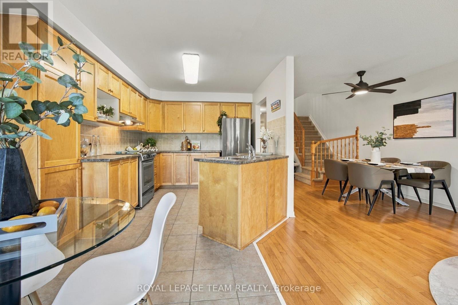 135 Gatespark Private, Ottawa, Ontario  K2T 1L1 - Photo 5 - X13818238