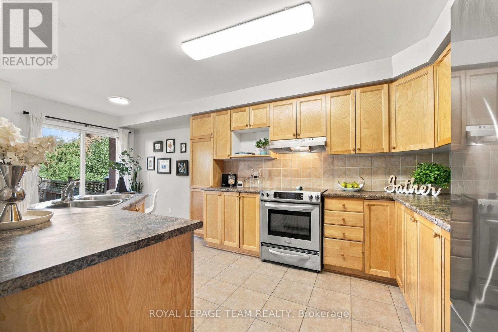 135 Gatespark Private, Ottawa, Ontario  K2T 1L1 - Photo 8 - X13818238