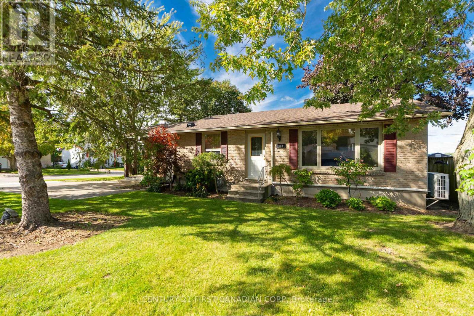101 Kleinfeldt Avenue, Lucan Biddulph, Ontario  N0M 2J0 - Photo 1 - X13826416