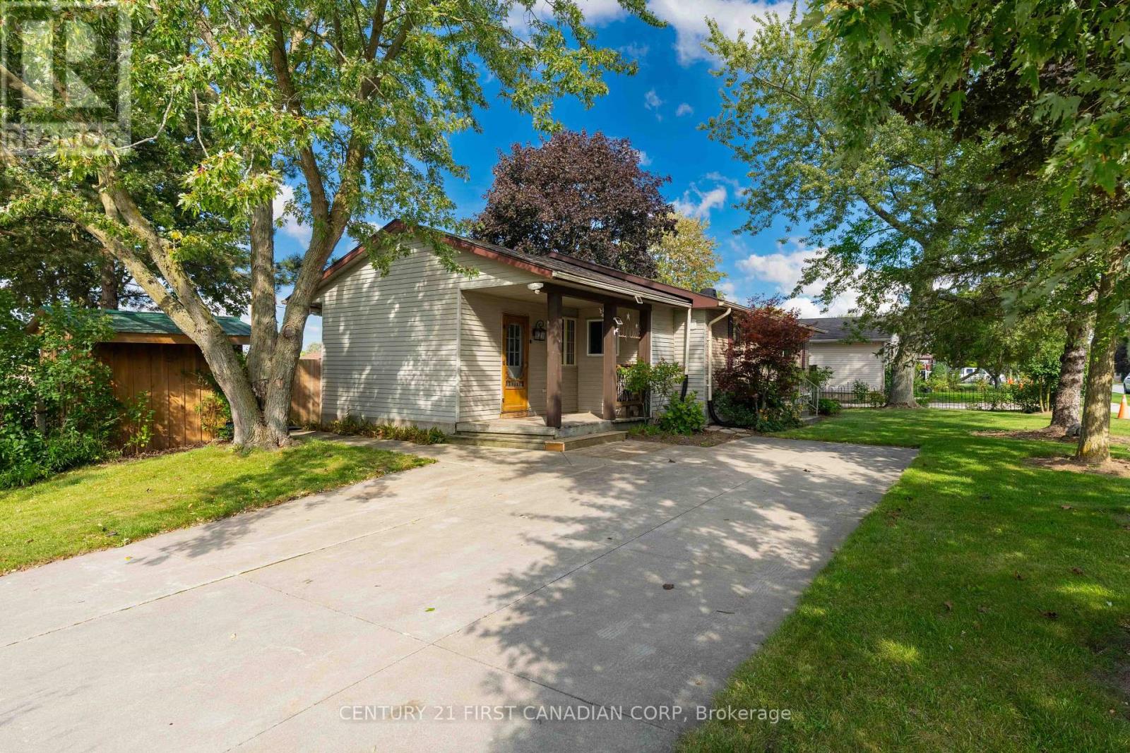 101 Kleinfeldt Avenue, Lucan Biddulph, Ontario  N0M 2J0 - Photo 3 - X13826416