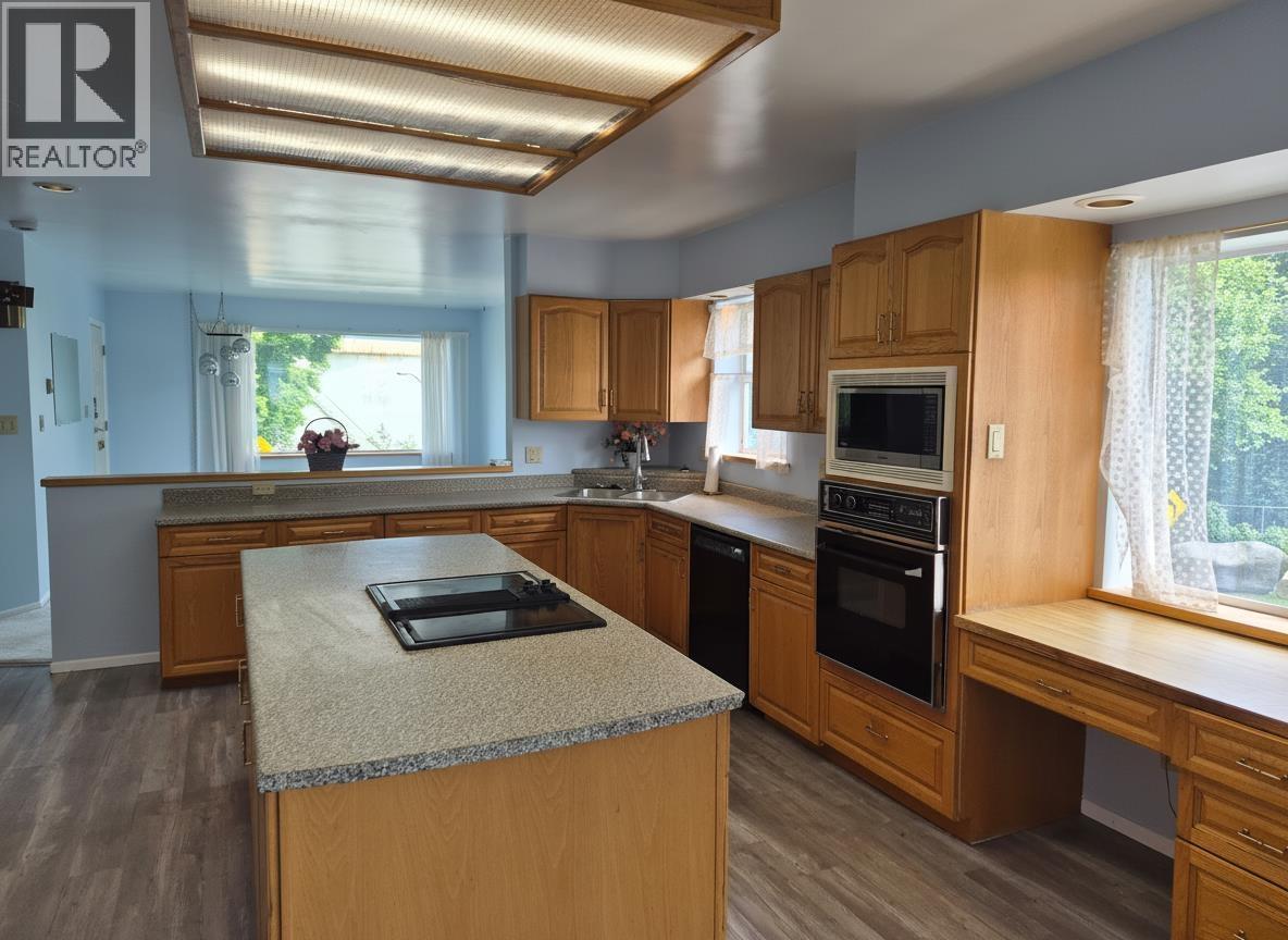 4298 Mcgill Street, Burnaby, British Columbia  V5C 1M9 - Photo 9 - R3133075