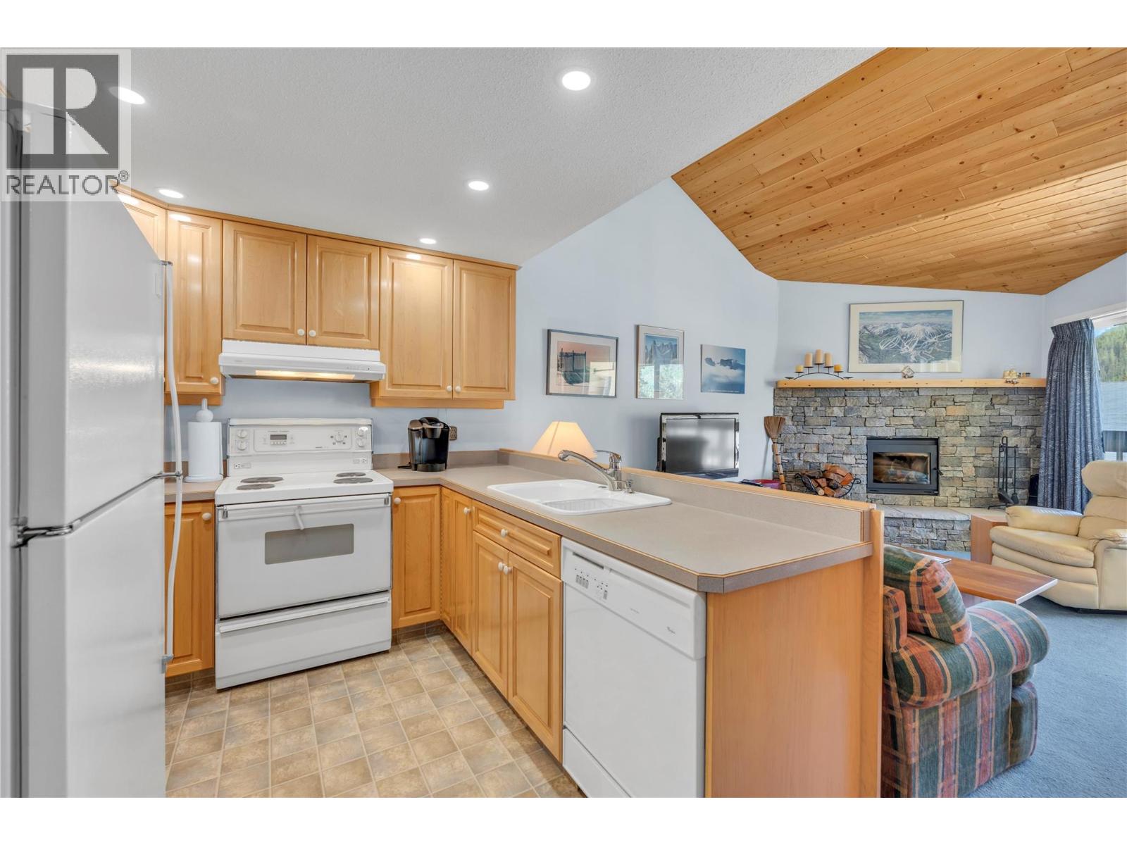 330 Strayhorse Road Unit# 318, Apex Mountain, British Columbia  V2A 0E2 - Photo 5 - 10401742