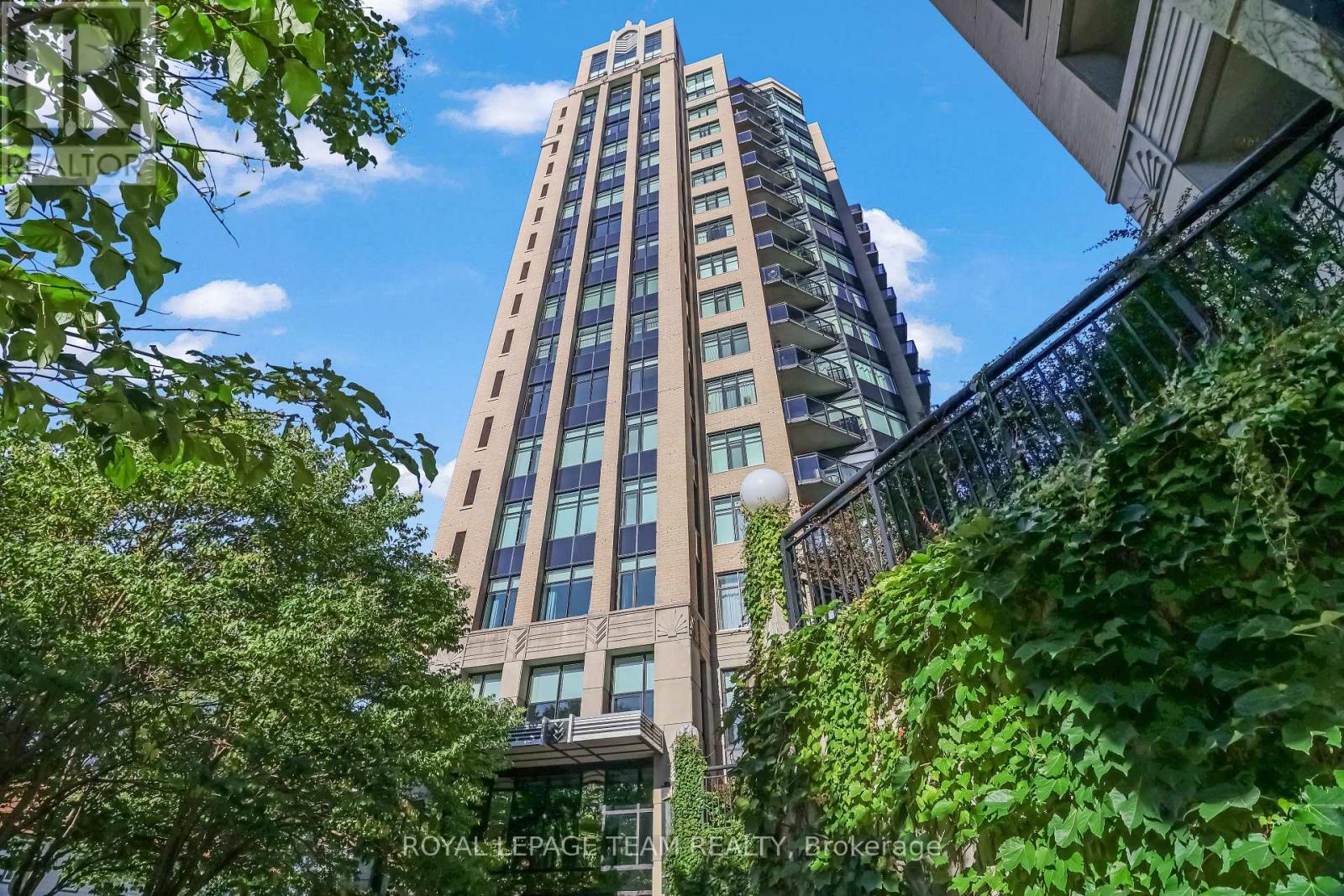 414 - 235 Kent Street, Ottawa, Ontario K2P 1Z9 - Photo 2 - X13826410