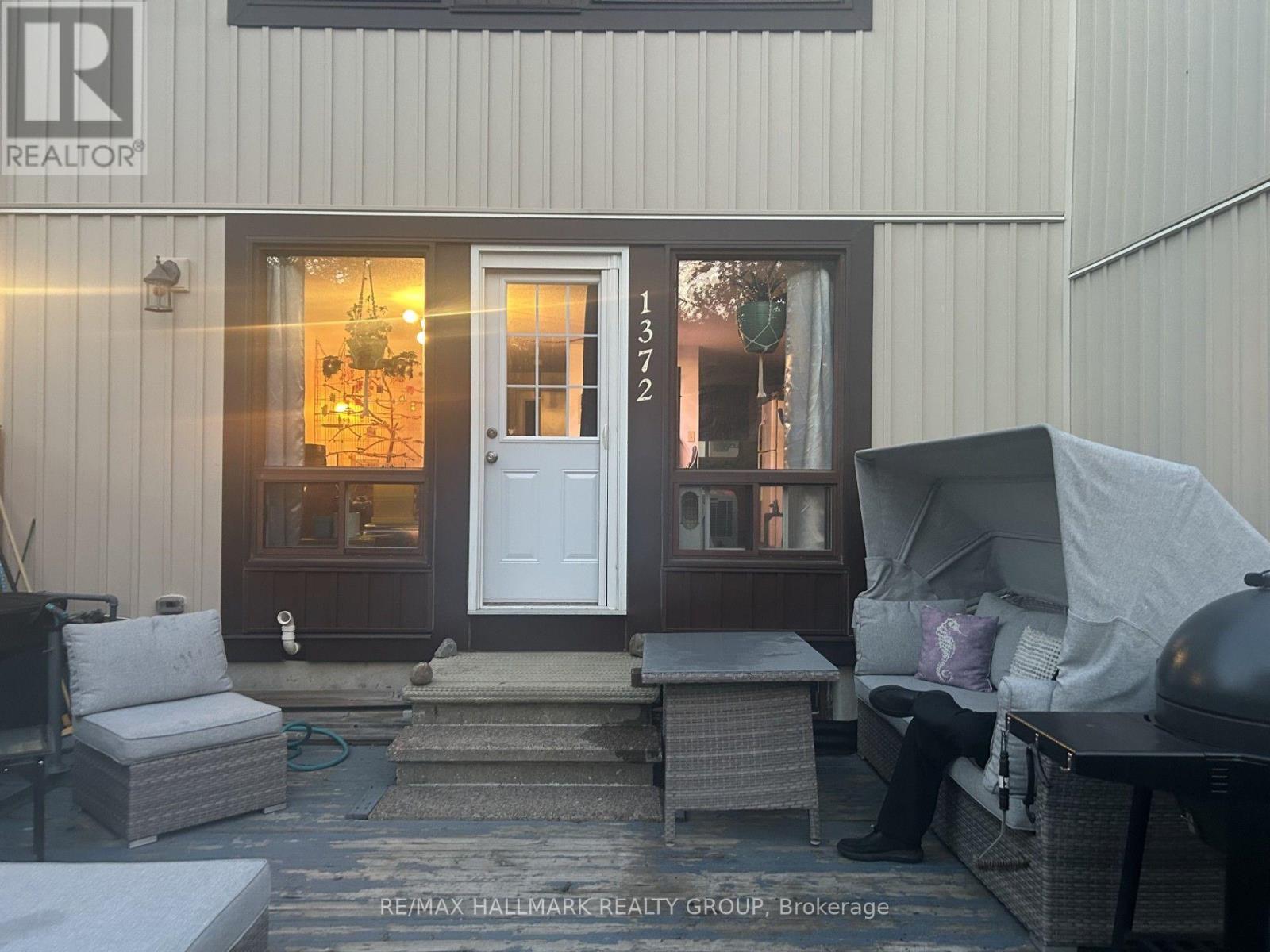 1372 Bethamy Lane, Ottawa, Ontario K1J 8P6 - Photo 4 - X13826488