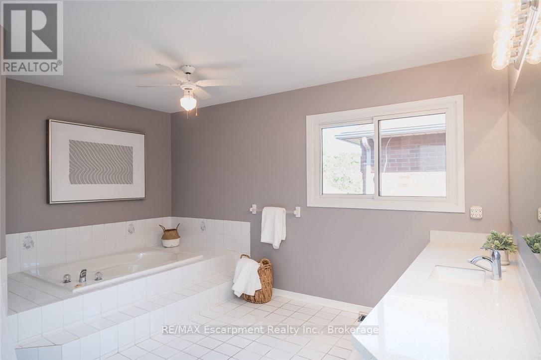 1348 Fieldcrest Lane, Oakville, Ontario L6M 2W8 - Photo 26 - W13826438