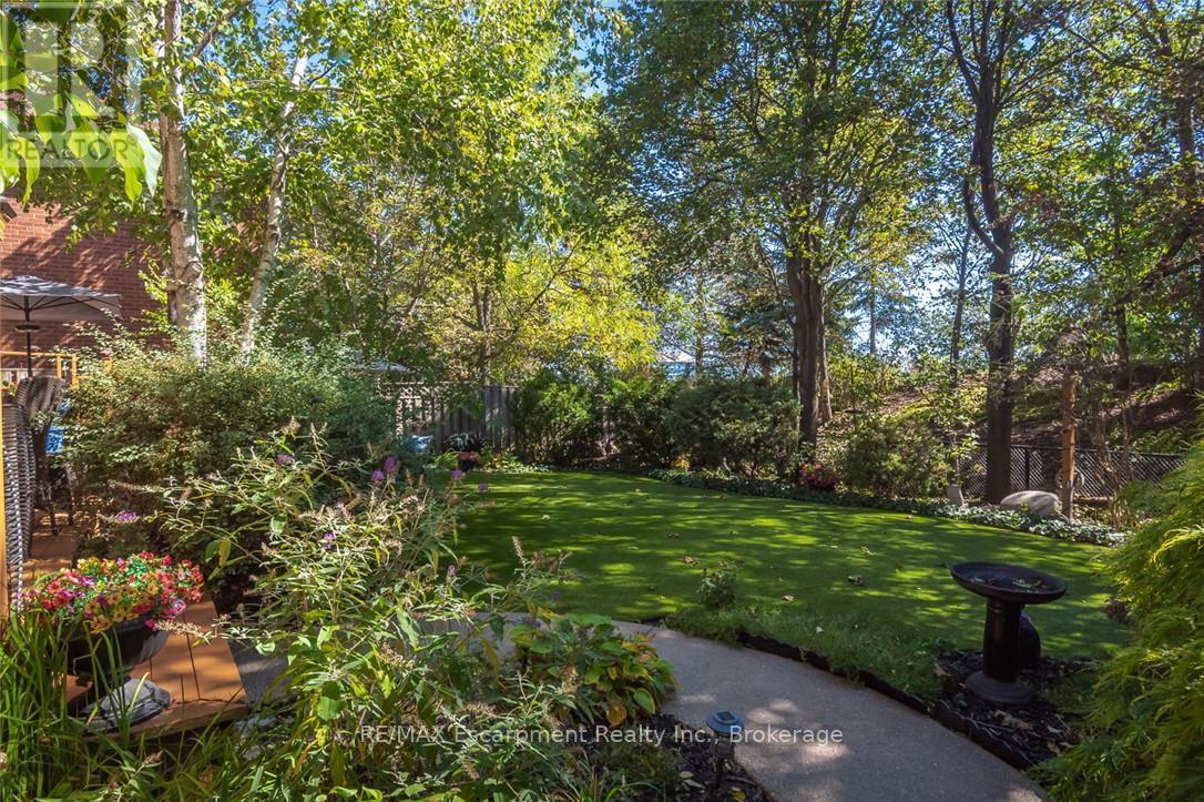 1348 Fieldcrest Lane, Oakville, Ontario L6M 2W8 - Photo 45 - W13826438