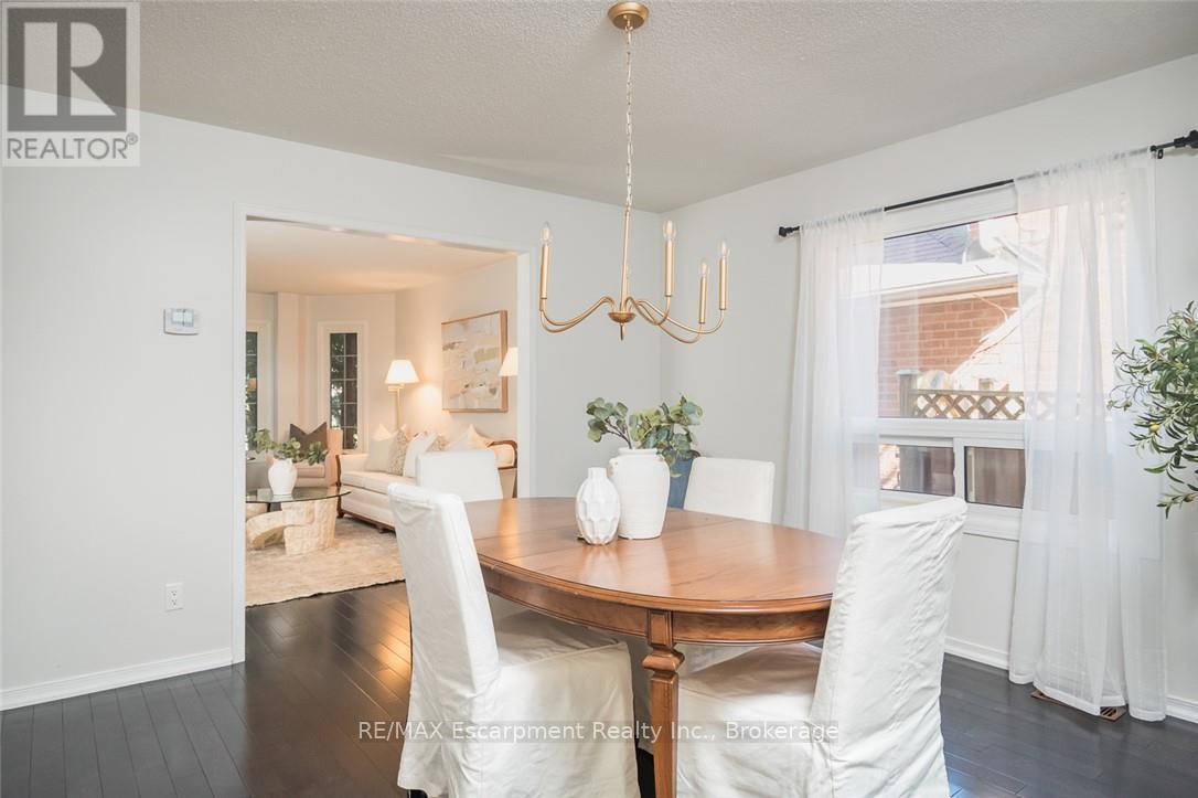1348 Fieldcrest Lane, Oakville, Ontario L6M 2W8 - Photo 7 - W13826438