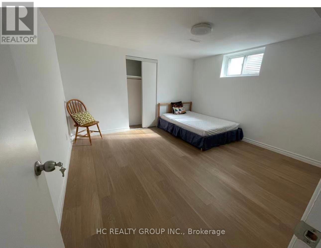 BSMT - 27 MACKLINGATE COURT, Toronto, Ontario