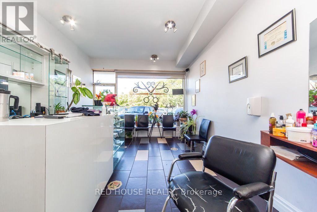 1533 O'connor Drive, Toronto, Ontario  M4B 2V7 - Photo 10 - E13826442