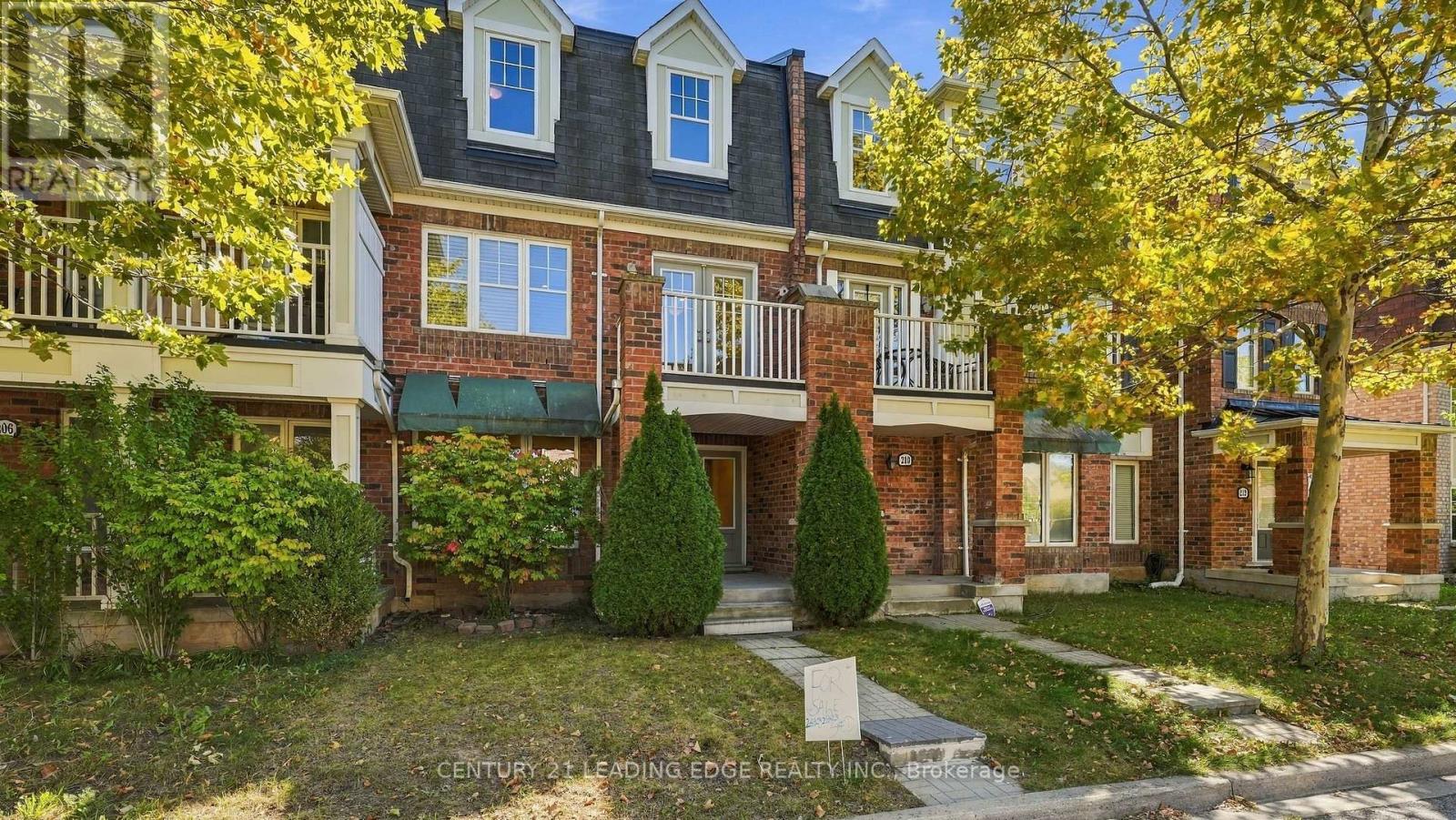 208 Magurn Gate, Milton, Ontario  L9T 7B4 - Photo 3 - W13826462