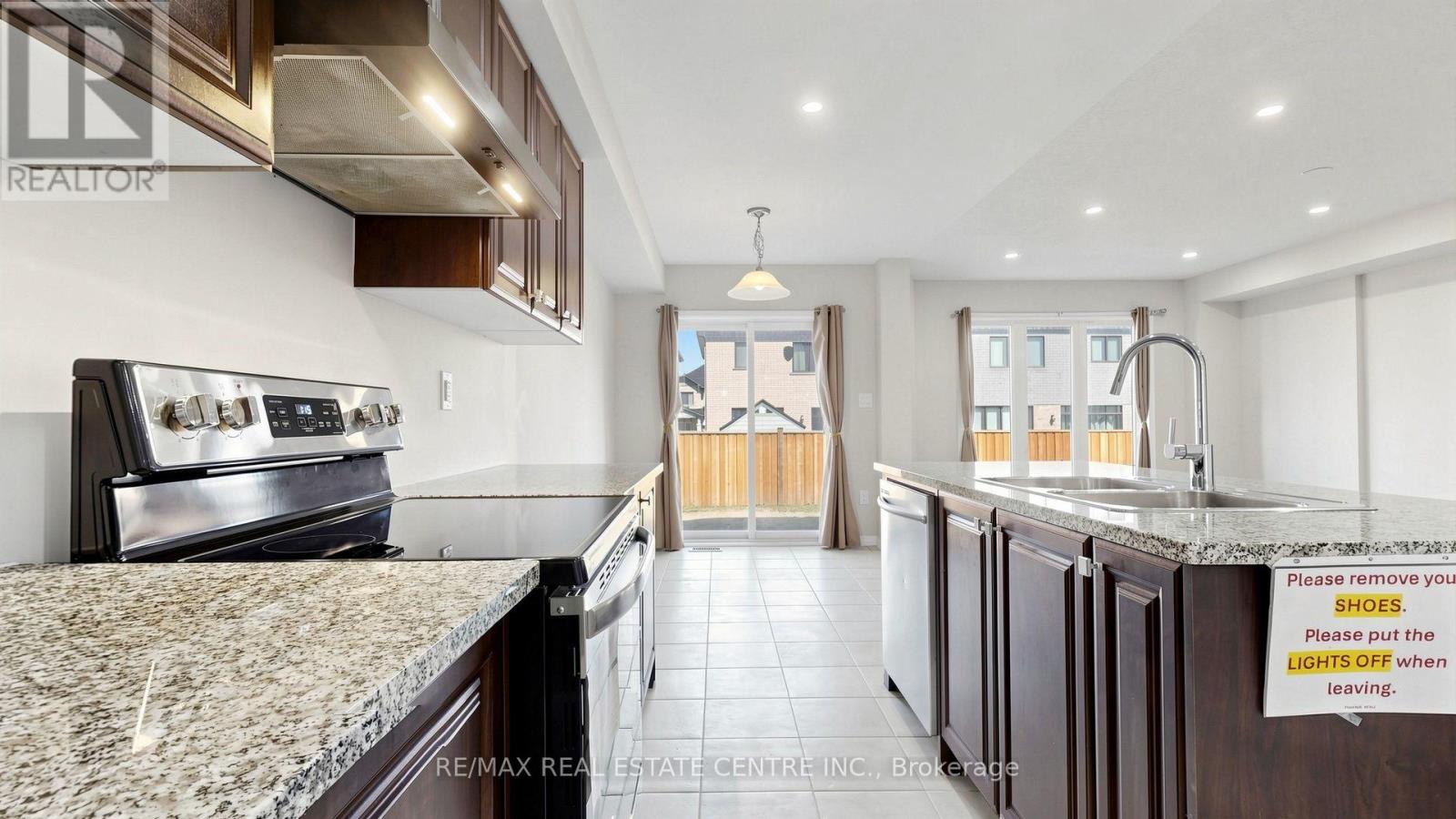 300 Bedrock Drive, Hamilton, Ontario  L8J 0M4 - Photo 10 - X13823122
