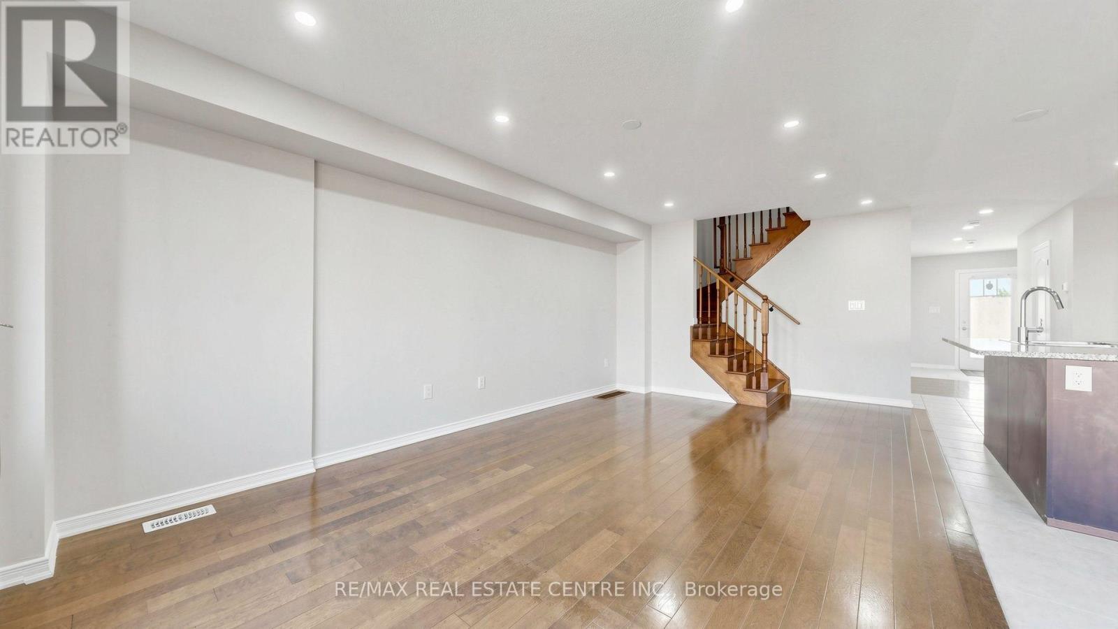 300 Bedrock Drive, Hamilton, Ontario  L8J 0M4 - Photo 7 - X13823122
