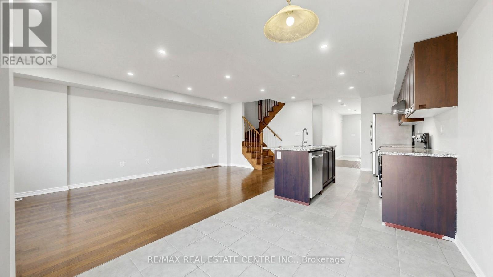 300 Bedrock Drive, Hamilton, Ontario  L8J 0M4 - Photo 8 - X13823122