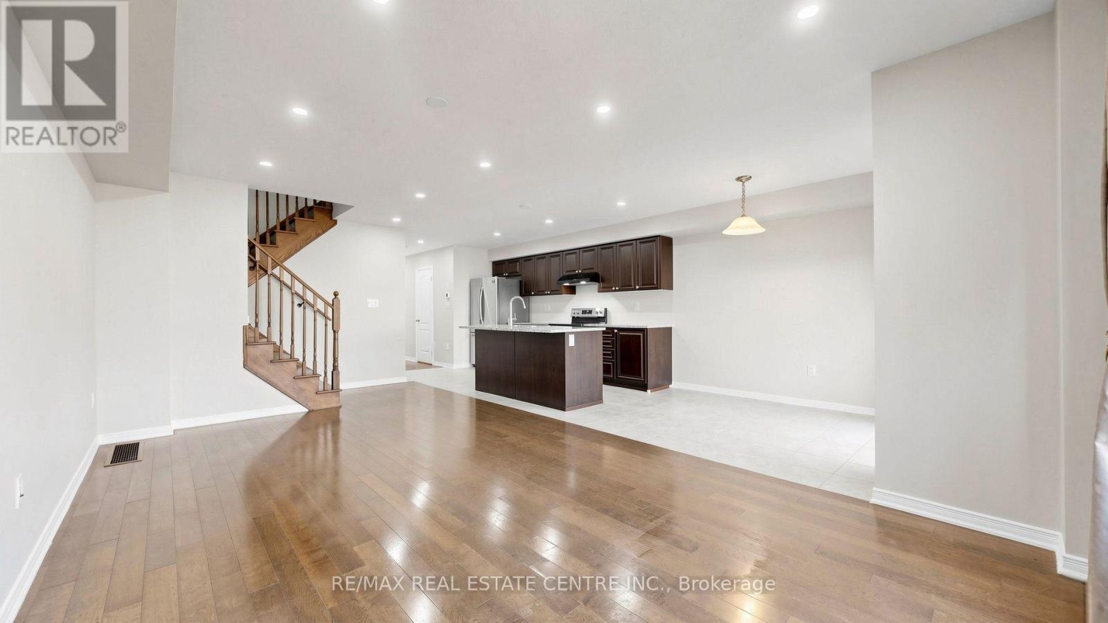 300 Bedrock Drive, Hamilton, Ontario  L8J 0M4 - Photo 6 - X13823122