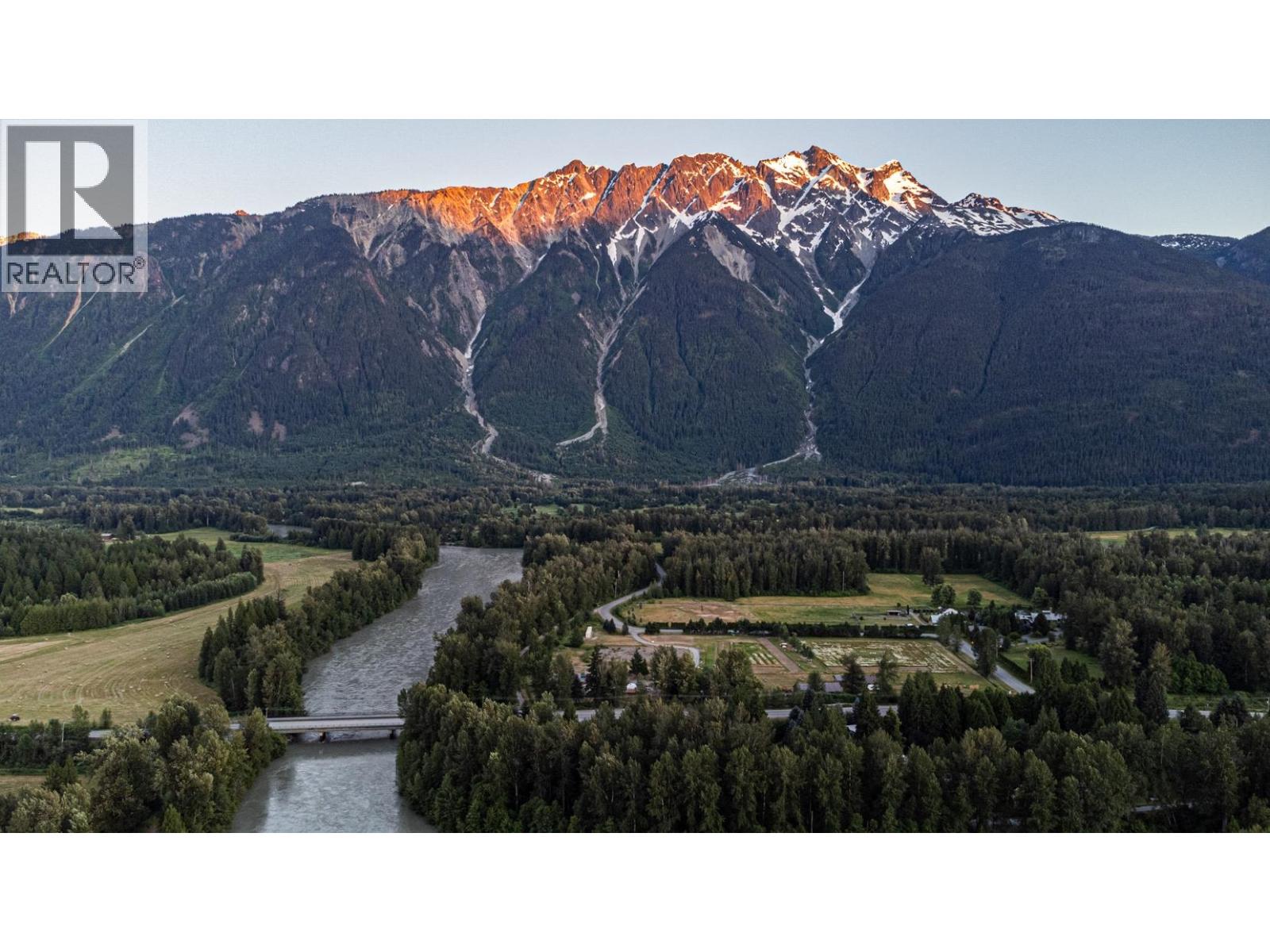 1641 Airport Road, Squamish, British Columbia  V0N 2L3 - Photo 8 - C8082252