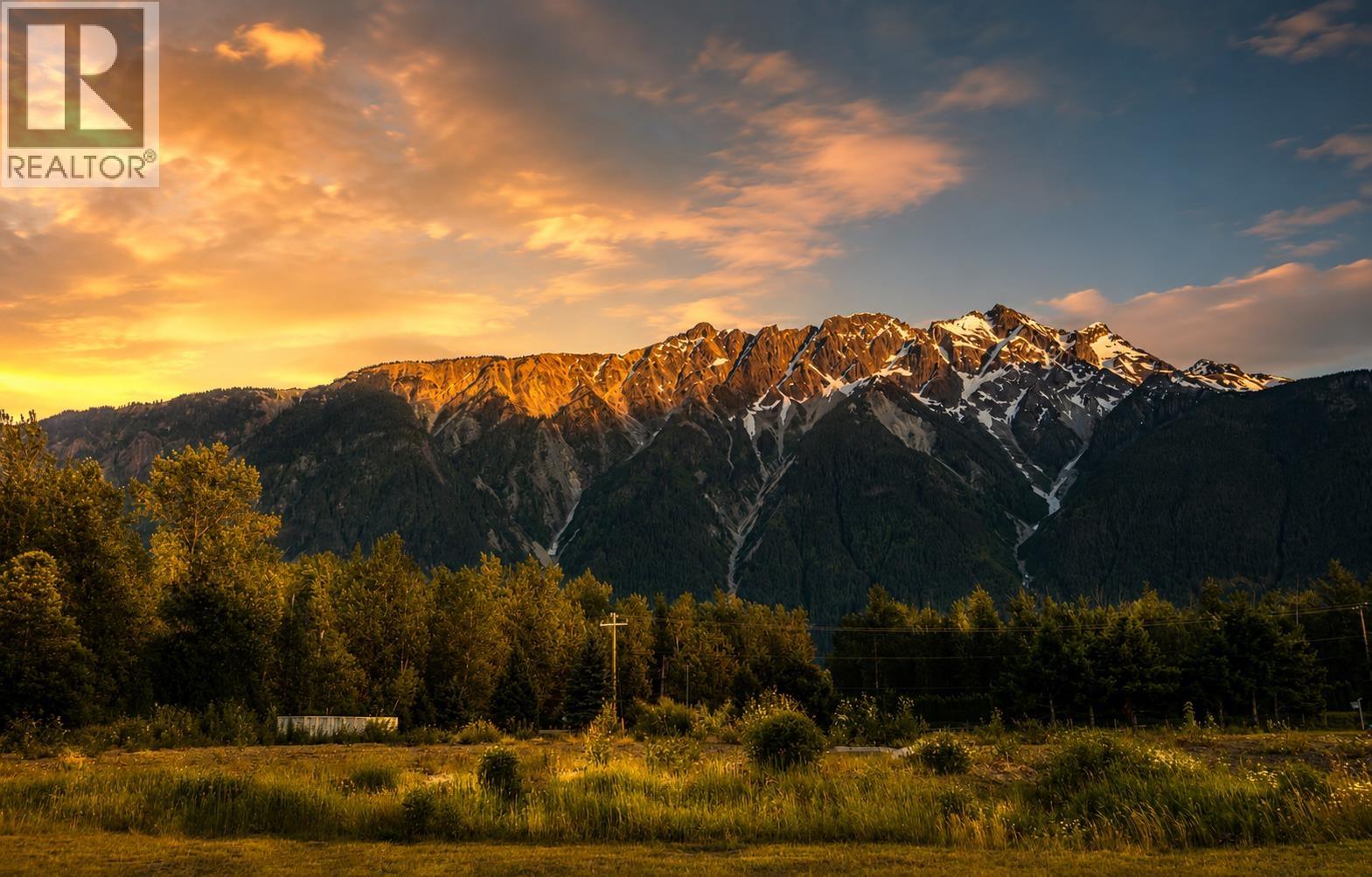 1641 Airport Road, Squamish, British Columbia  V0N 2L3 - Photo 4 - C8082252