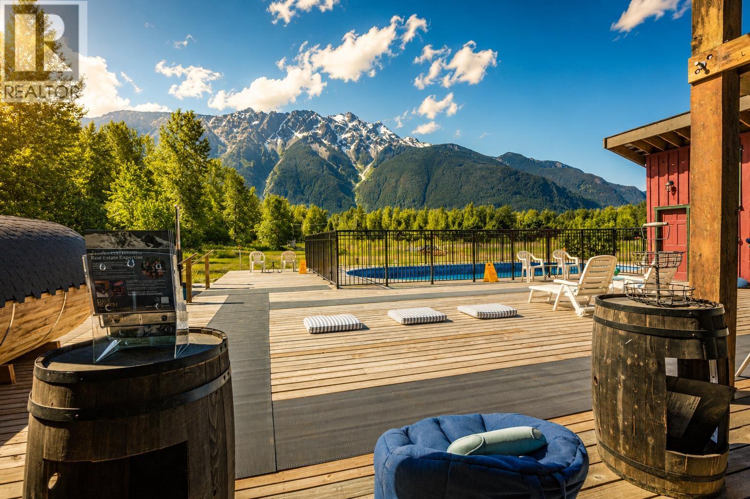 1641 Airport Road, Squamish, British Columbia  V0N 2L3 - Photo 13 - C8082252