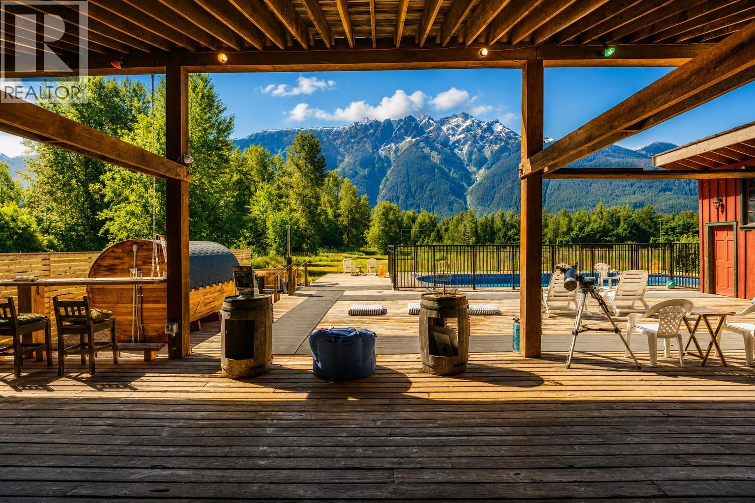 1641 Airport Road, Squamish, British Columbia  V0N 2L3 - Photo 9 - C8082252
