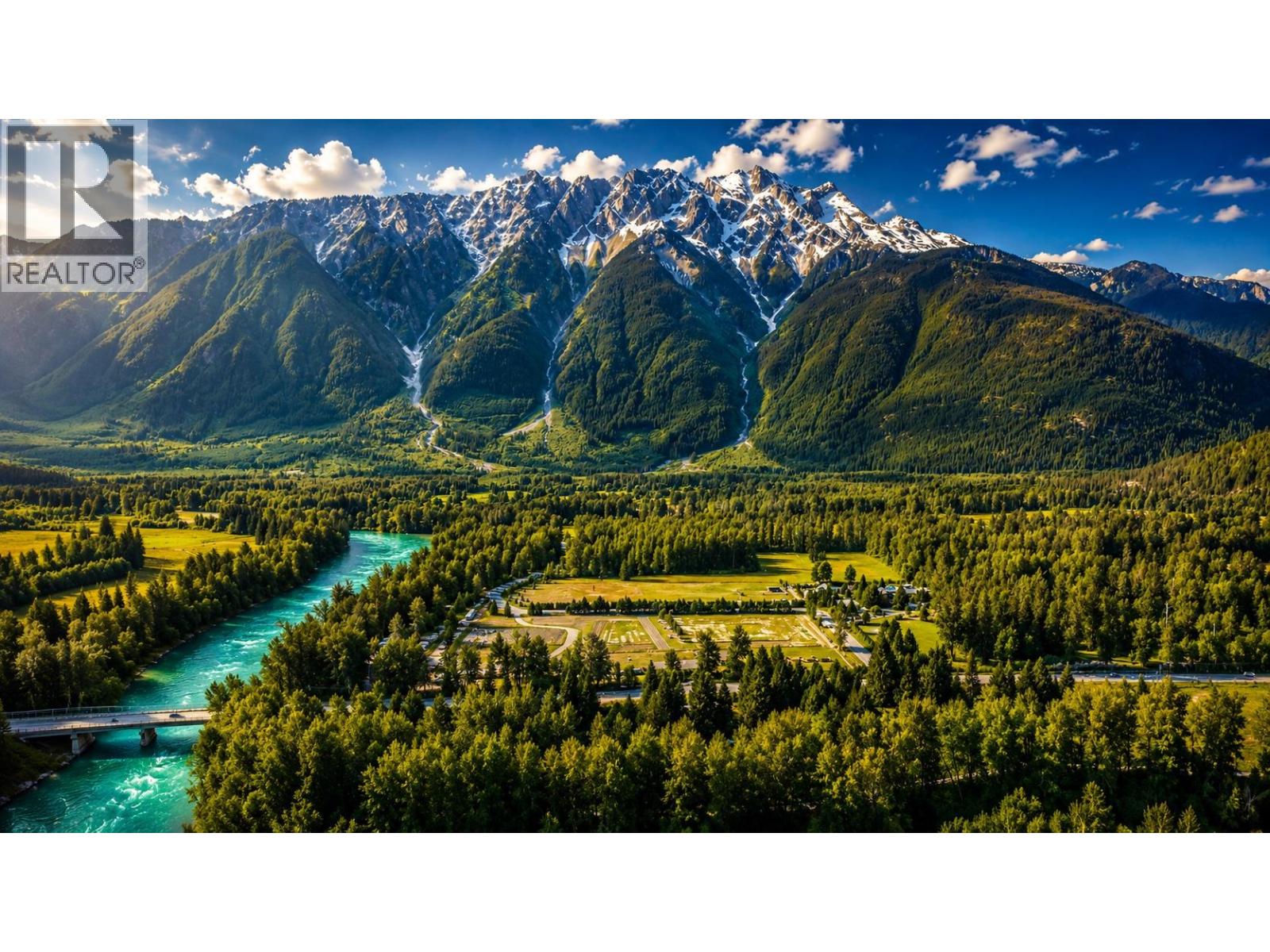 1641 Airport Road, Squamish, British Columbia  V0N 2L3 - Photo 12 - C8082252