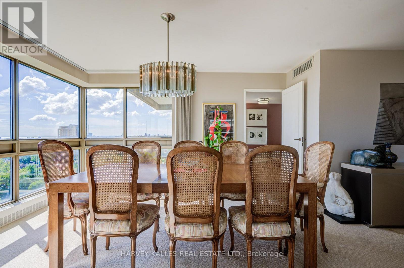 1605 - 63 St. Clair Avenue W, Toronto, Ontario  M4V 2Y9 - Photo 10 - C13826552