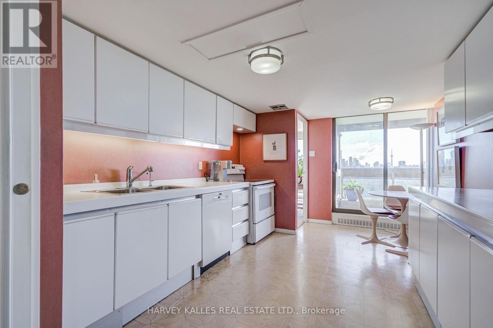 1605 - 63 St. Clair Avenue W, Toronto, Ontario  M4V 2Y9 - Photo 26 - C13826552