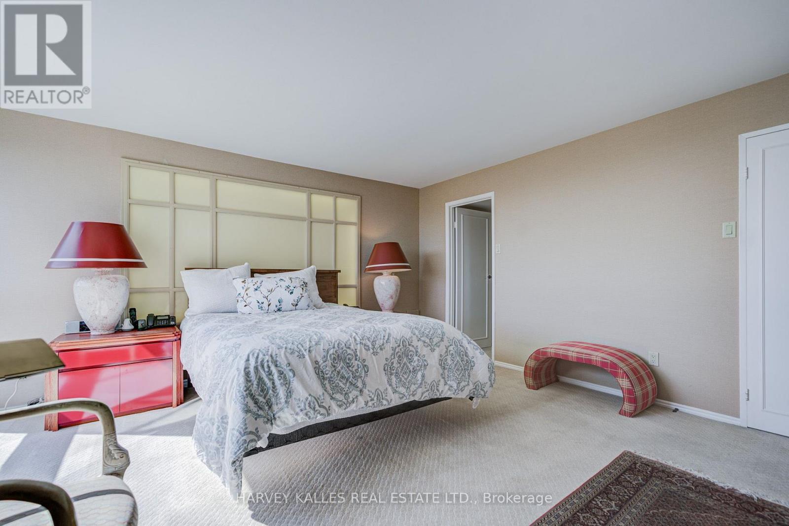 1605 - 63 St. Clair Avenue W, Toronto, Ontario  M4V 2Y9 - Photo 27 - C13826552