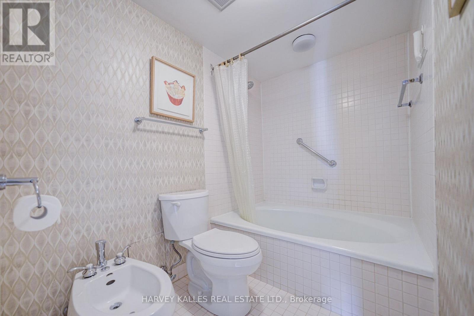 1605 - 63 St. Clair Avenue W, Toronto, Ontario  M4V 2Y9 - Photo 32 - C13826552