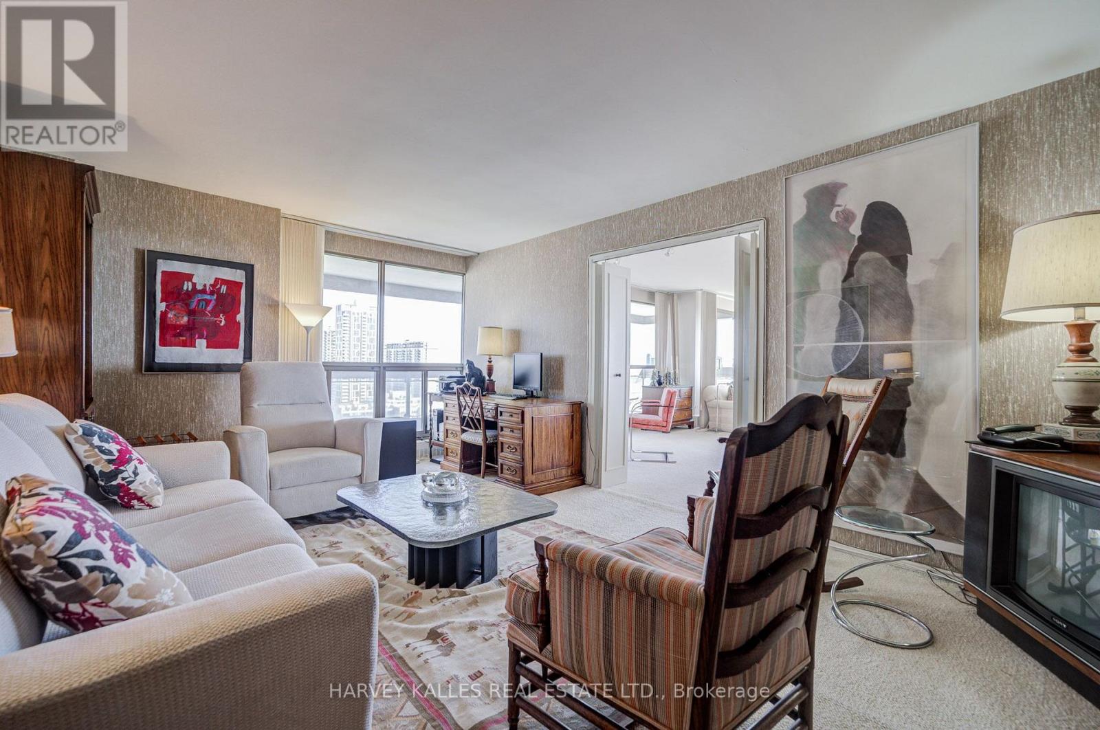 1605 - 63 St. Clair Avenue W, Toronto, Ontario  M4V 2Y9 - Photo 38 - C13826552