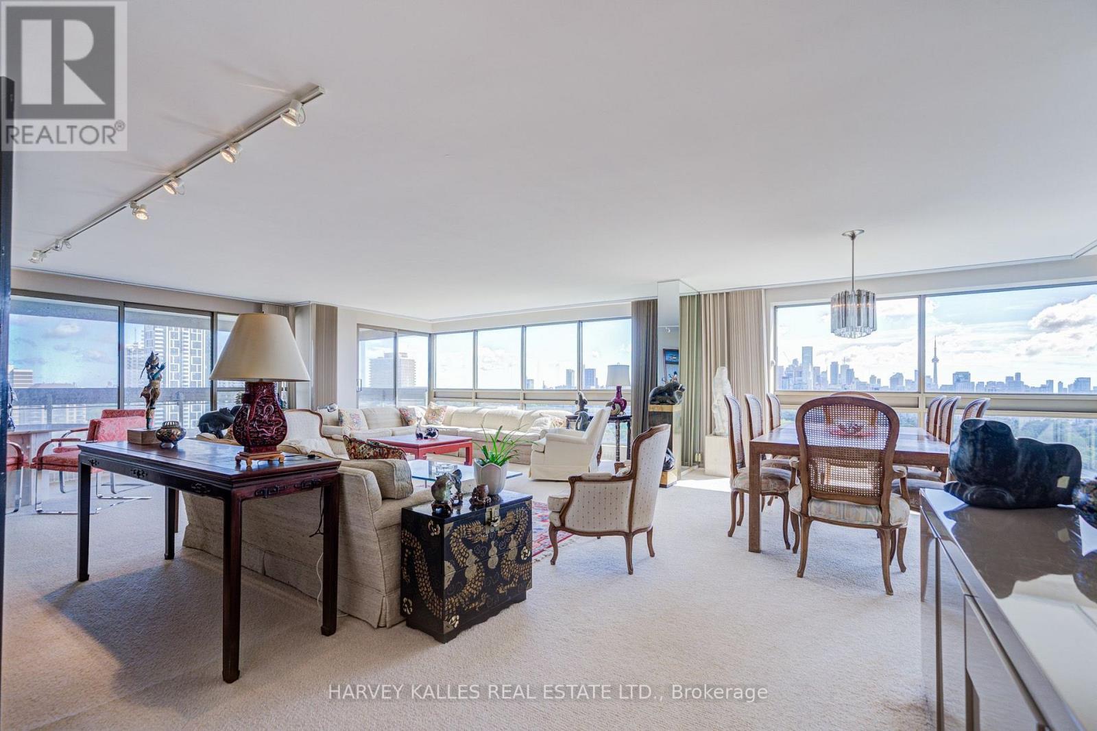 1605 - 63 St. Clair Avenue W, Toronto, Ontario  M4V 2Y9 - Photo 8 - C13826552