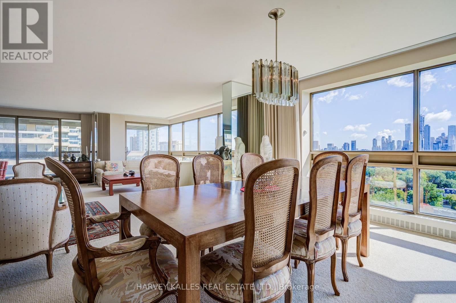 1605 - 63 St. Clair Avenue W, Toronto, Ontario  M4V 2Y9 - Photo 9 - C13826552