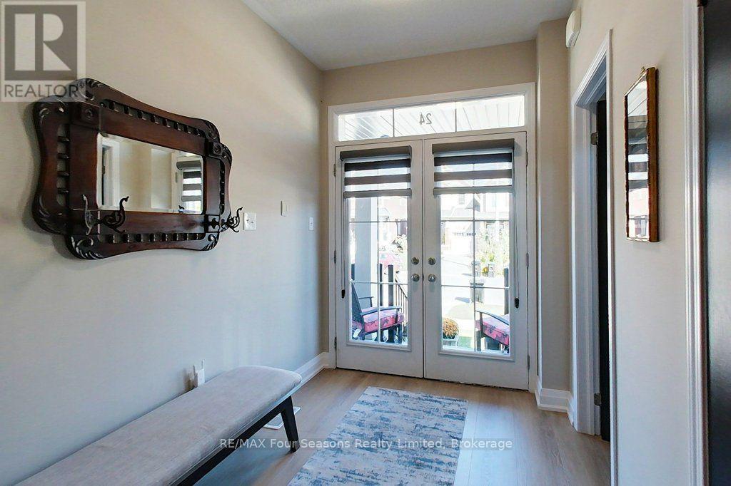 24 Barfoot Street, Collingwood, Ontario  L9Y 3Y8 - Photo 3 - S13826524