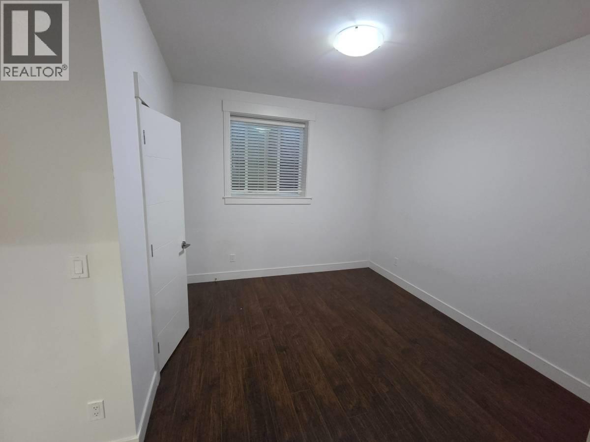 Lower 726 DELESTRE AVENUE