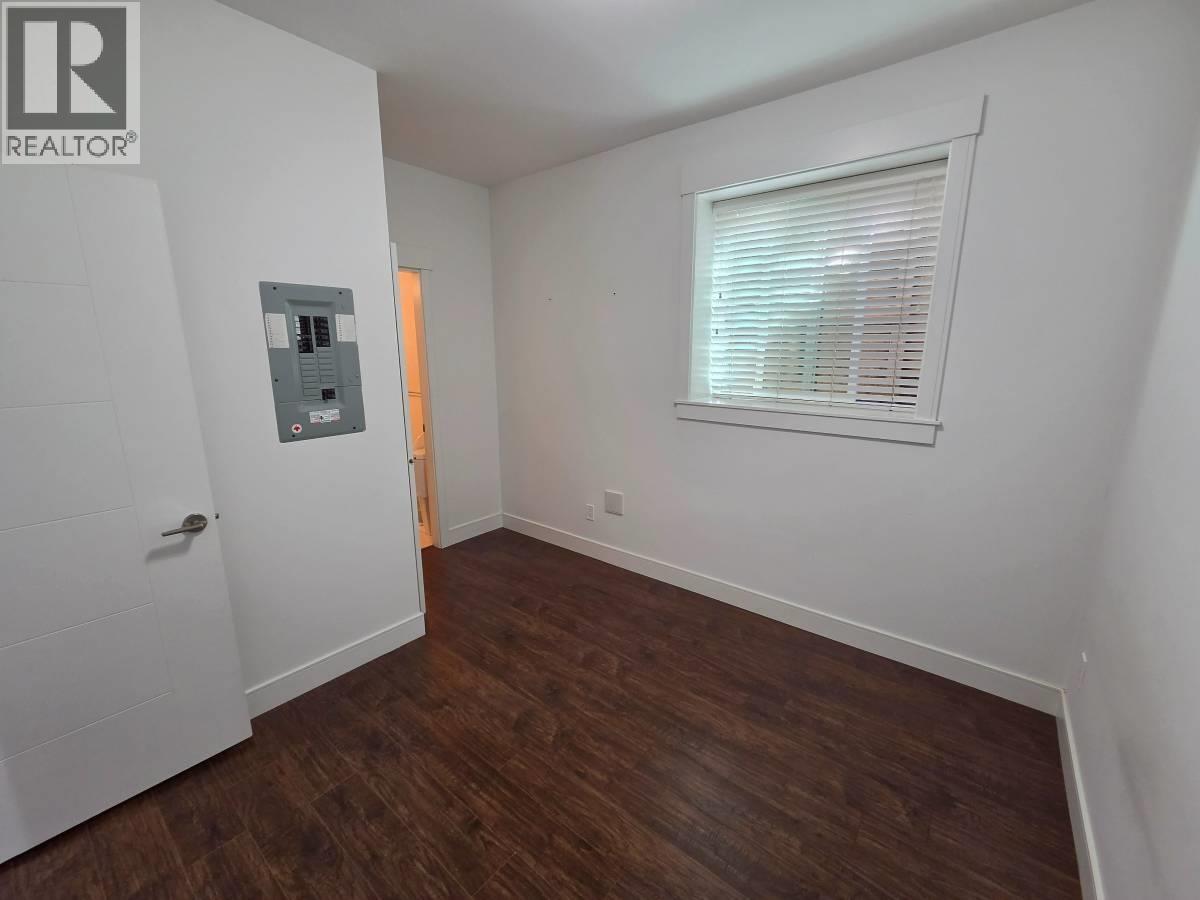 Lower 726 DELESTRE AVENUE